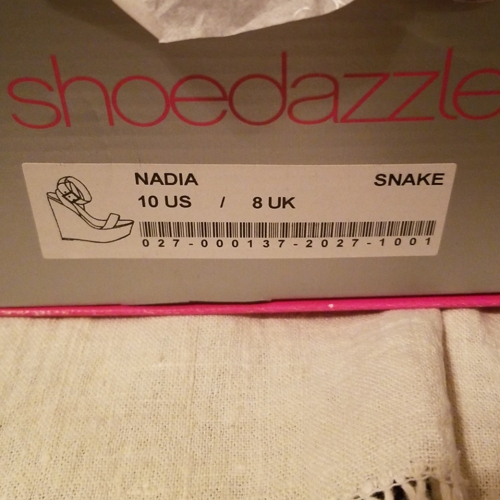 Shoes - Picture 2 of 7